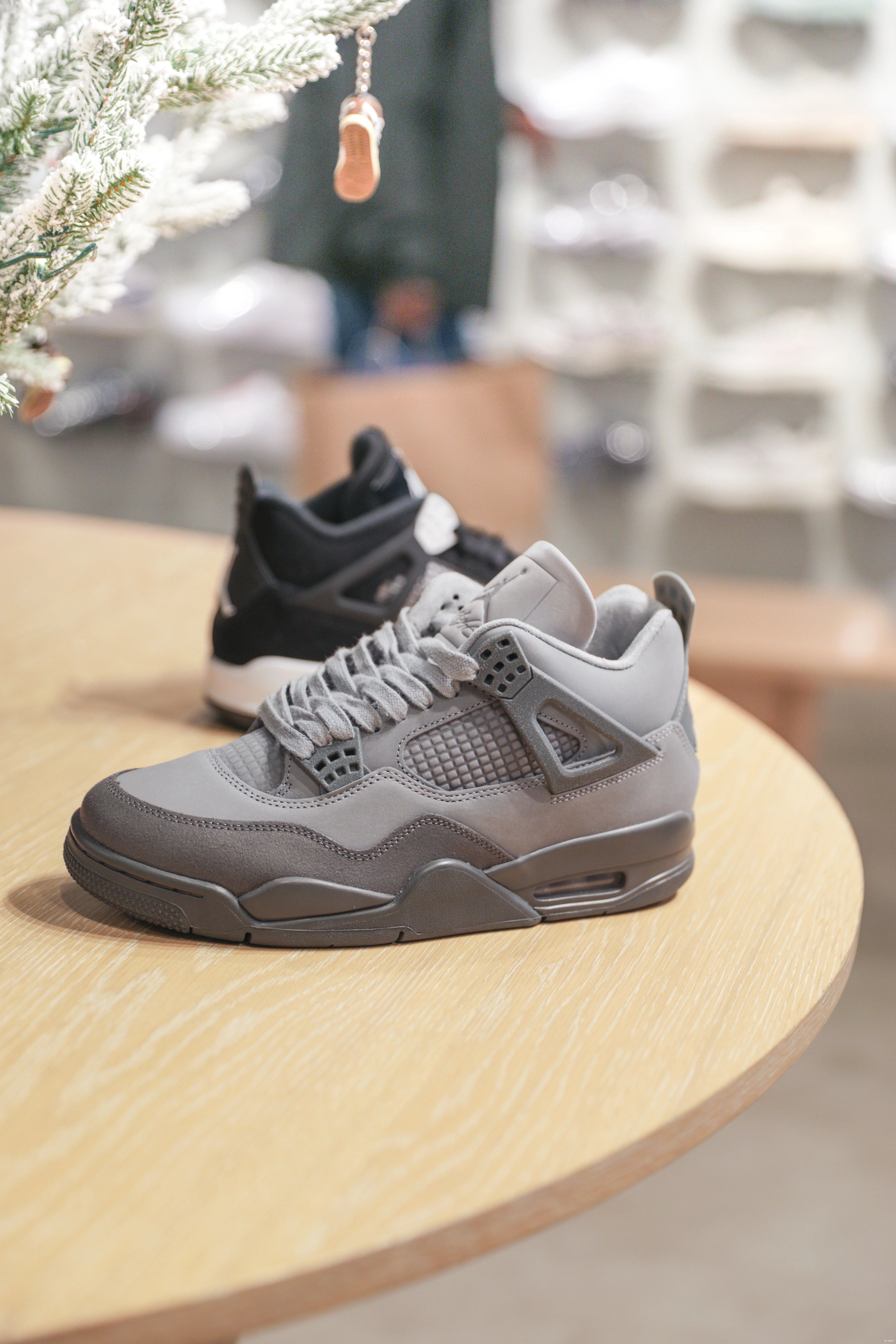 Cement Olympics Wet Paris Retro Jordan 4 SE 0713